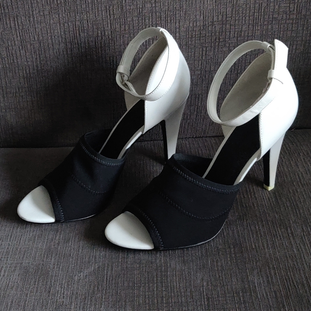 NEW Alexander Wang Open Toe Stiletto Heels in Black & White, Size 39.5 (9 US)